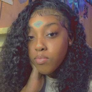 Meet your Posher, Mone't